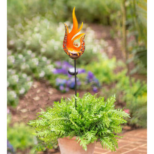 WIND & WEATHER Flame-Shaped Garden Stake
