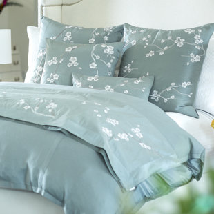 LILI ALESSANDRA Blossom Embroidered Throw Blanket