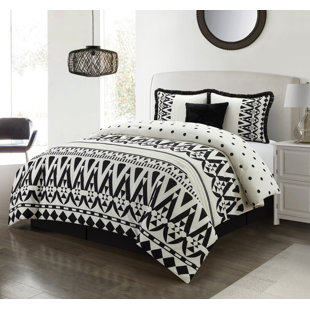 NANSHING AMERICA, INC Petula White/Black Microfiber Reversible 5 Piece Comforter Set