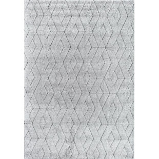 COSMOLIVING BY COSMOPOLITAN Chevron Machine Woven Grey Area Rug