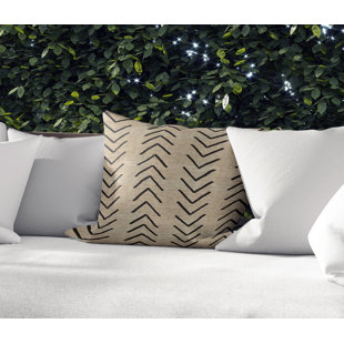 KAVKA DESIGNS Geometric Indoor/Outdoor Throw Pillow