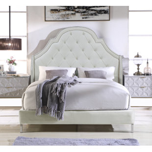 ROSDORF PARK Trevon Tufted Upholstered Low Profile Platform Bed