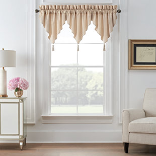 WATERFORD BEDDING Olann Pointed 40'' W Window Valance in Gold