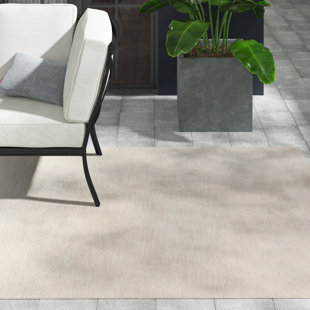 GREYLEIGH™ TEEN Aaliyah Solid Color Rug