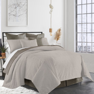 COLCHA LINENS Gesto Comforter Set