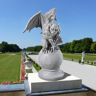 DESIGN TOSCANO Malicay the Malicious Gargoyle Statue