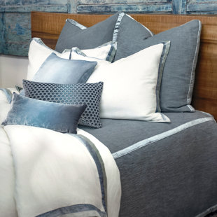KEVIN O'BRIEN STUDIO Chunky Modern & Contemporary Cotton Coverlet