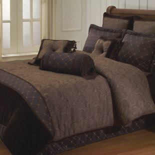 RIVERBROOK HOME Buta Comforter Set