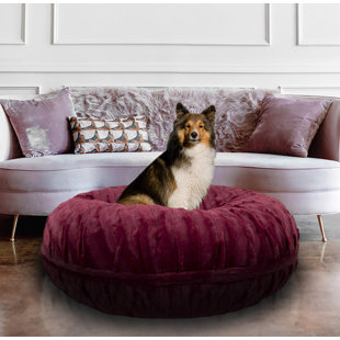 TUCKER MURPHY PET™ Parkes Love Struck Luxury Extra Plush Faux Fur Bagel Pet Doughnut