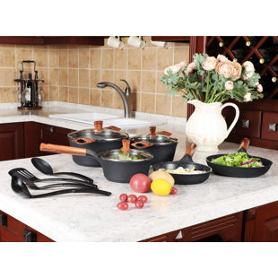 PREP & SAVOUR Dayaram 9 - Piece Non-Stick Aluminum Cookware Set