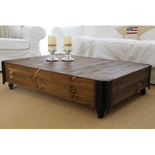 WILLISTON FORGE Couchtisch Mccants aus Massivholz