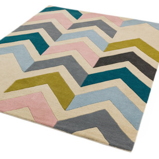 HYKKON Yahir Chevron Hand Woven Area Rug