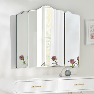 ROSDORF PARK Ingles 3-Panel Vanity Mirror