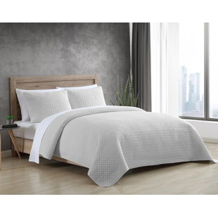 ED ELLEN DEGENERES Quilt Set