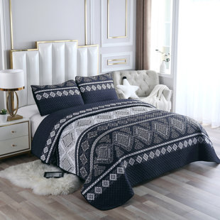 SHUBOZEMAN LLC Sateen Geometric Shapes Quilt Set