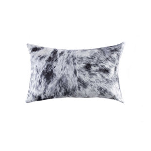 ERUG OUTLET Throw Pillow
