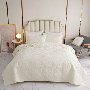 KINDRED HOME Quilted Floral Quilt Set for Queen Beds (Off White/Blue)