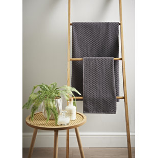 COSMOLIVING BY COSMOPOLITAN Bath Towels - Set of 2 (Set of 2)