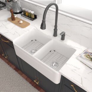 SARLAI 33" L x 18" W Farmhouse Double Basin Ceramic Kitchen Sink with Sink Grids and Basket Strainers