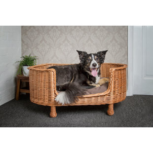 ARCHIE & OSCAR Honora Wicker Pet Bed