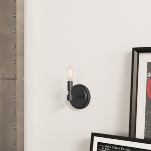 STEELSIDE™ Calvin Armed Sconce