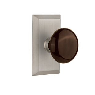 NOSTALGIC WAREHOUSE Studio Plate with Brown Porcelain Door Knob