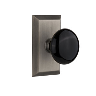 NOSTALGIC WAREHOUSE Studio Plate with Black Porcelain Door Knob