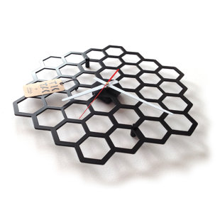 DECOLICIOUS Haxa Metal Wall Clock