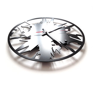 DECOLICIOUS Metal Wall Clock