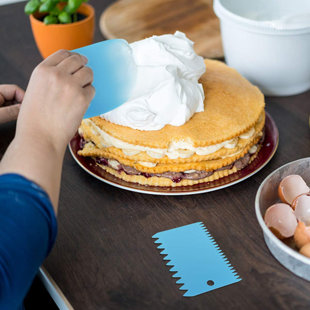 Goodwish 114 -Piece Non-Stick Decorating Kit