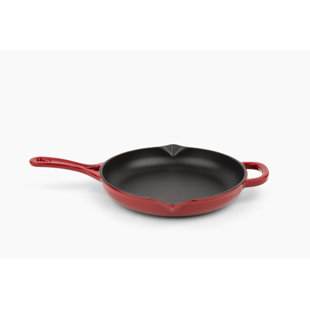 LARDER & VINE Lakekyd 10.5" Cast Iron Frying Pan