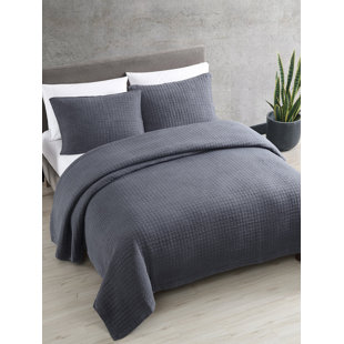 ED ELLEN DEGENERES Sleep Soft Reversible Quilt Set