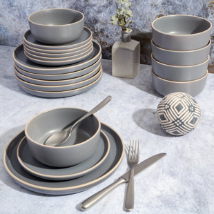 Gibson Soho Lounge Matte 18 Piece Dinnerware Set, Service for 6