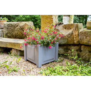 DIE SAISONTRUHE Blumenkübel aus Kunststoff