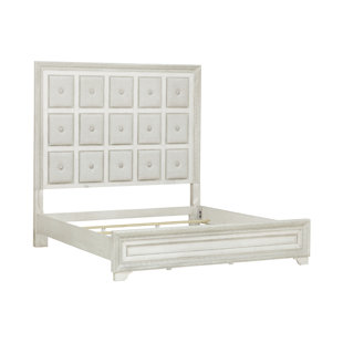 ACCENTRICS BY PULASKI Camila King Upholstered Bed