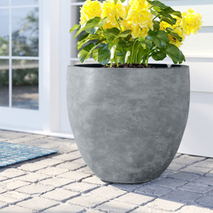 SOL 72 OUTDOOR™ Acushnet Round Indoor/Outdoor Modern Pot Planter with Drainage Hole