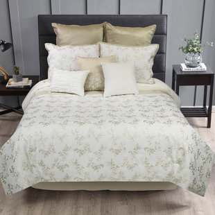 Riverbrook Home Tianna Comforter Set
