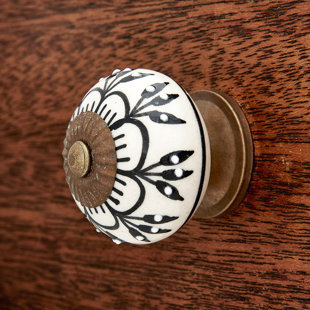 SHABBY RESTORE 1 1/2" Diameter Round Knob