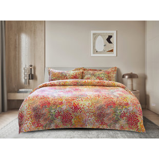 LCM HOME FASHIONS Standard Abstract Quilt Set
