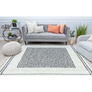 COSMOLIVING BY COSMOPOLITAN Bennett Modern Snow Veil Area Rug