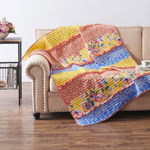 GREENLAND HOME FASHIONS Skylar Stripe Reversible Quilted Throw with ruffles