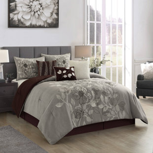 NANSHING AMERICA, INC Selena 7 Piece Floral Comforter Set
