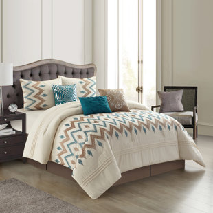 NANSHING AMERICA, INC Ulysses 7 Piece Geometric Comforter Set
