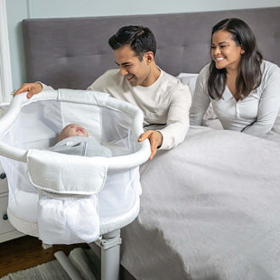 HALO INNOVATIONS, INC. Bassinet with Bedding with Mattress and Stand