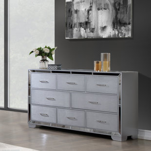 WILLA ARLO™ INTERIORS Sevenoaks 8 - Drawer Dresser