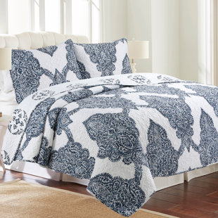 BUNGALOW ROSE Ravsten Damask Medallion Reversible Quilt Set