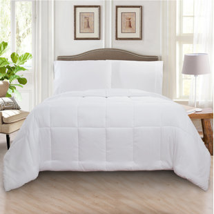 ALWYN HOME All Season Lightweight Down Alternative Comforter