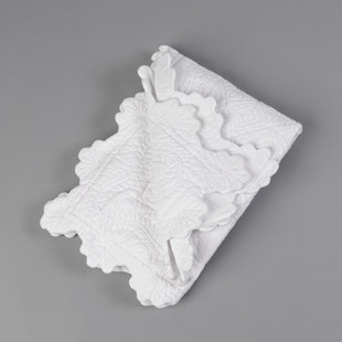 AMITY HOME White Charleston Quilt - King