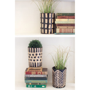 FOUNDRY SELECT Handmade Terracotta Table Vase