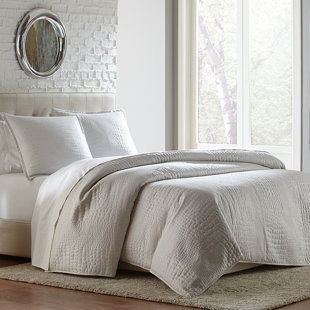 MICHAEL AMINI Brilliance 3-Piece Coverlet/Duvet Set - White